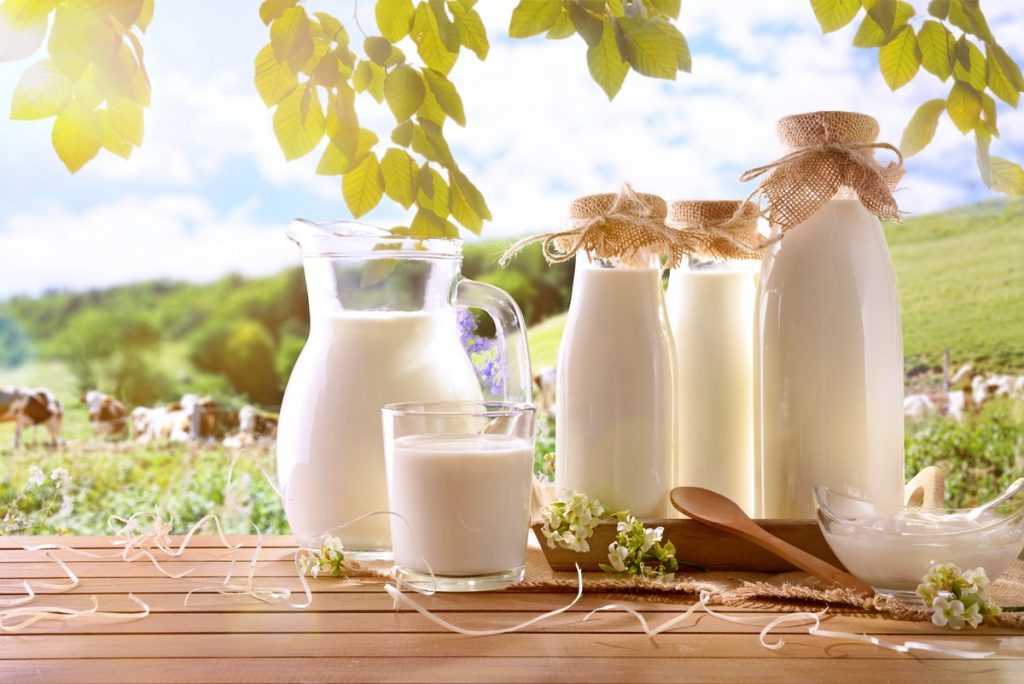 Mleko świeże, pasteryzowane, UHT – jakie wybrać?